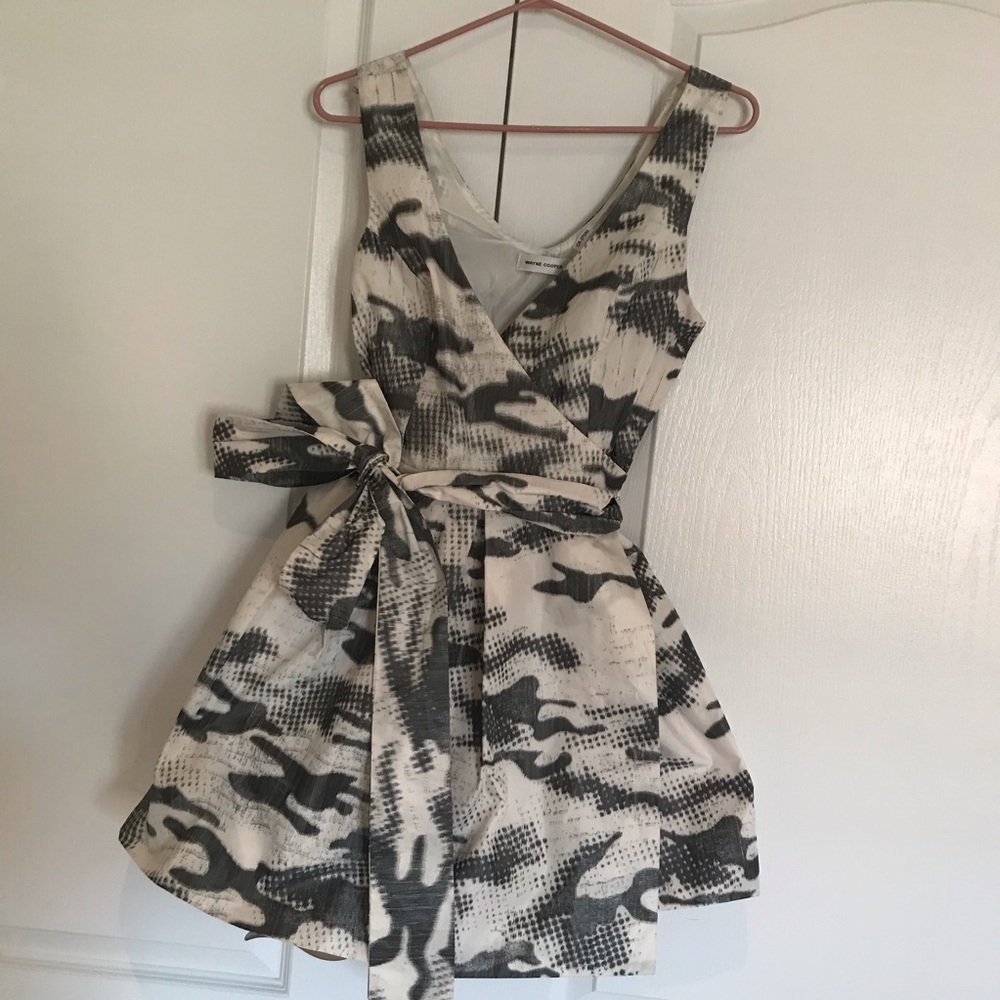 Wayne Cooper dress sz2, STUNNING!